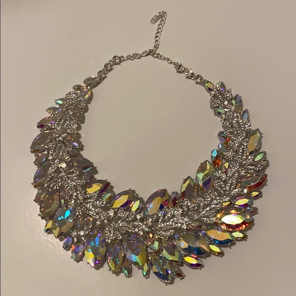 Statement necklace and earrings - Picture 3 of 9